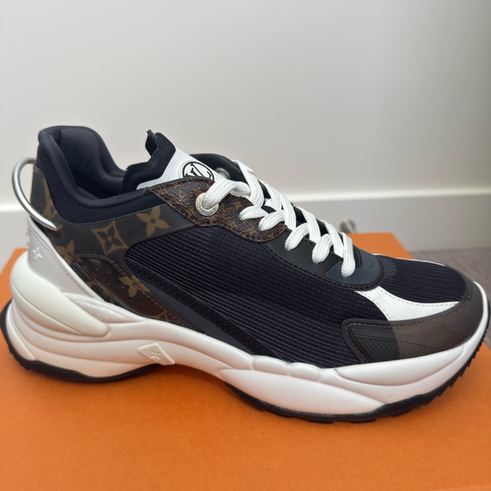 Louis Vuitton Monogram Black and White Sneakers - Picture 4 of 8